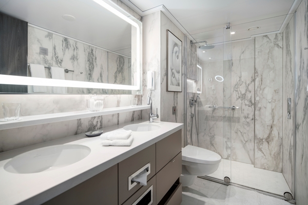 Uniworld SS Victoria - Suite.jpg